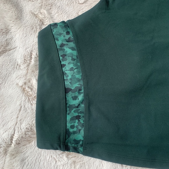 NWT - Athleta - Conscious Crop Serene D-DD - Picture 8 of 16